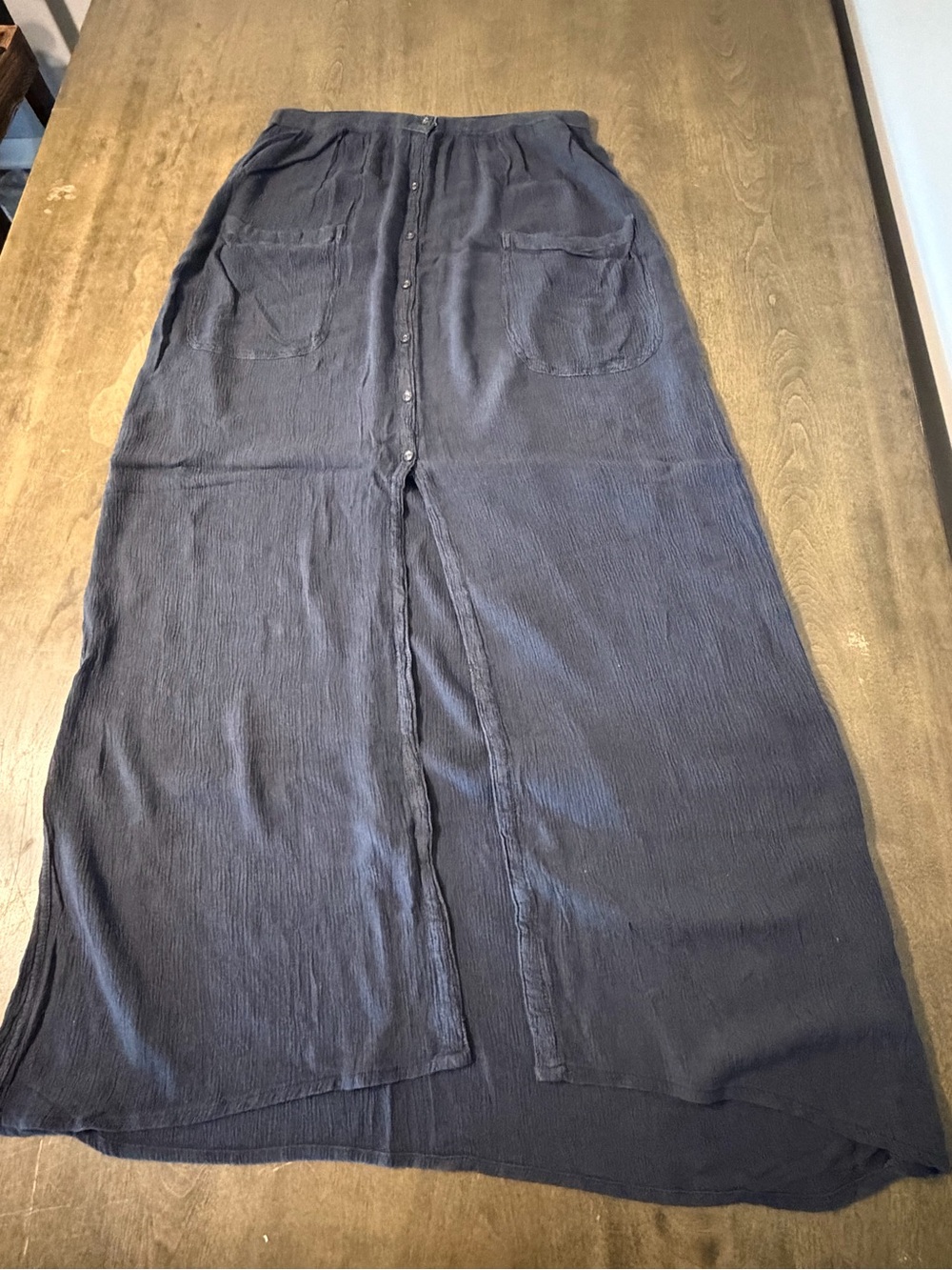 Billabong Women’s L Maxi Skirt Charcoal Gray 100% Rayon Button Front Boho